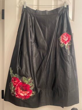 Apron Black taffeta with Red Rose Appliqués/ pocket